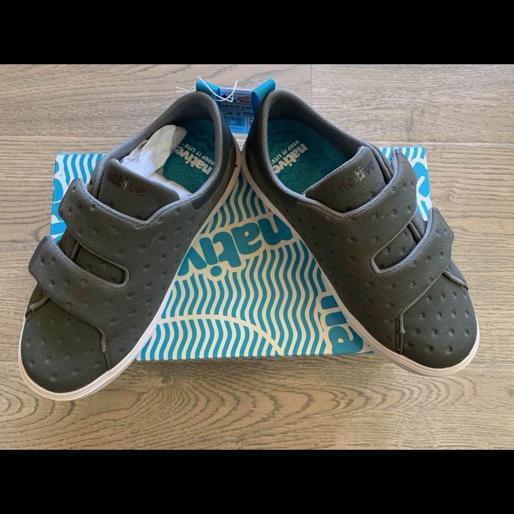 Native Monaco Low Velcro sneakers Sz J3 NWT Grey